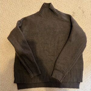 The Stroopwafel Turtleneck in Cashmere - Carob Medium